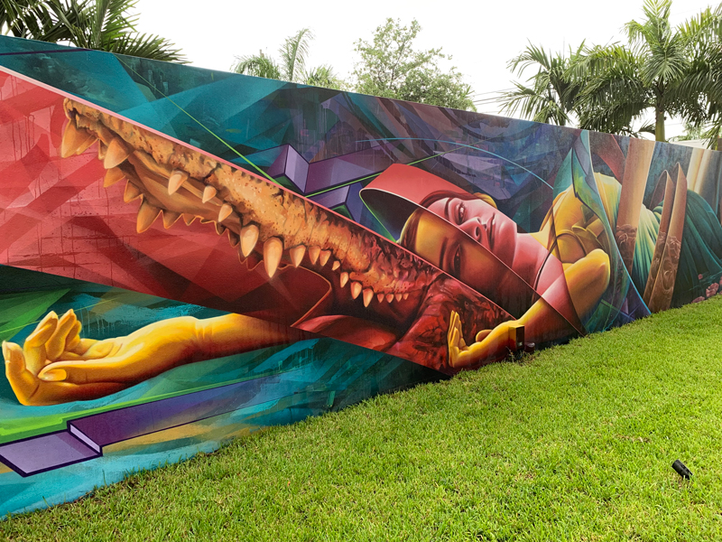 street-art-woman-wall-gator